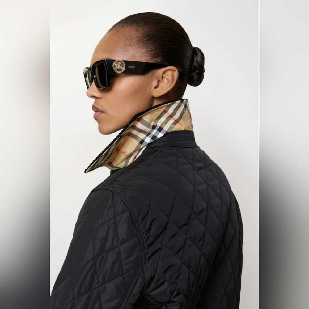 Burberry Quilted Nylon Barn Jacket In Black/Sand, Burberry Check Lining, EUC, L - Picture 2 of 16